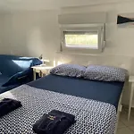 Little Beachouse Prvic Island Σπίτι διακοπών *