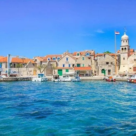 Little Beachouse Prvic Island *