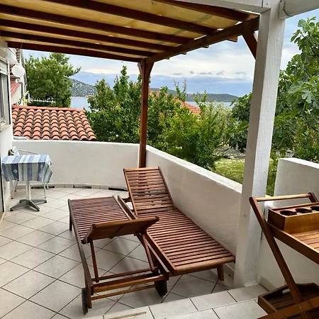 Prázdninový dům Little Beachouse Prvic Island Prvic Sepurine