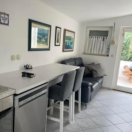 Prázdninový dům Little Beachouse Prvic Island *