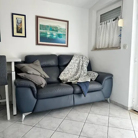 Little Beachouse Prvic Island Prvic Sepurine