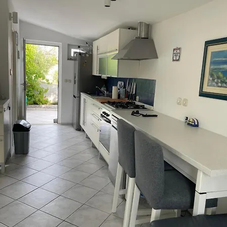 Prázdninový dům Little Beachouse Prvic Island *