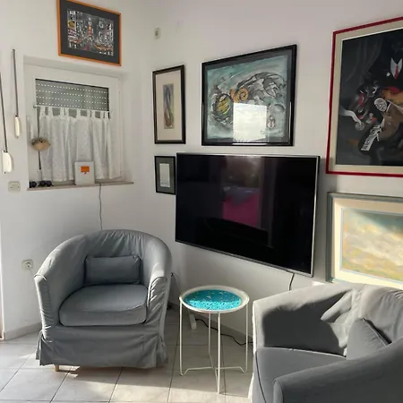 Little Beachouse Prvic Island Prázdninový dům