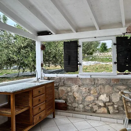 Little Beachouse Prvic Island *