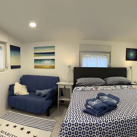 Little Beachouse Prvic Island 프르비치 세푸리네