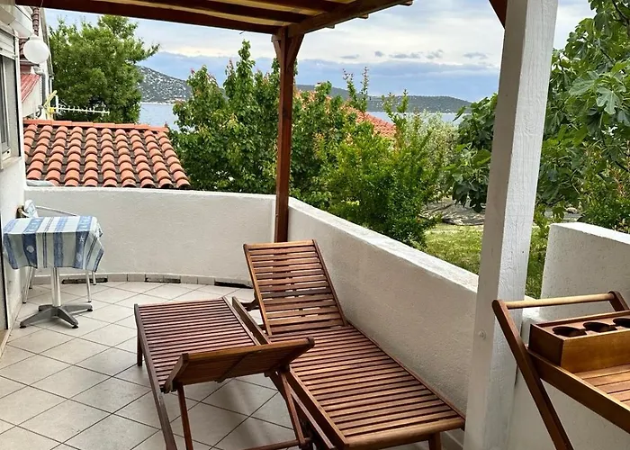 בית נופש Little Beachouse Prvic Island פרוויץ' שפורינה