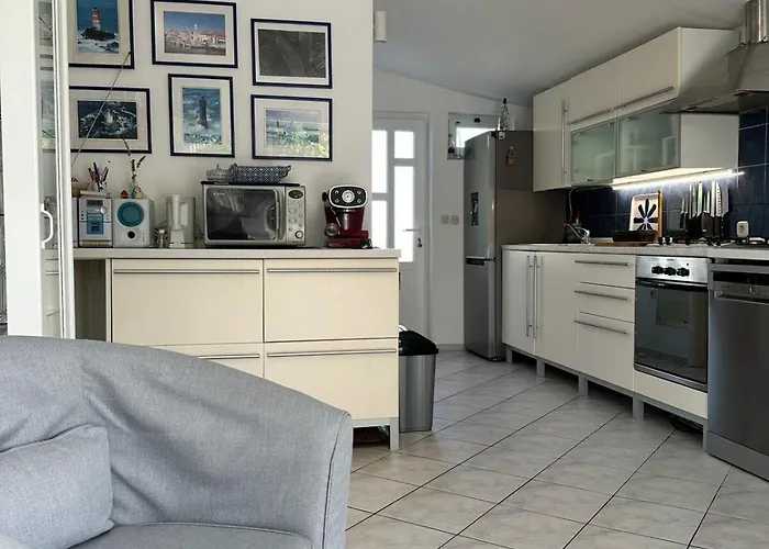 Little Beachouse Prvic Island *