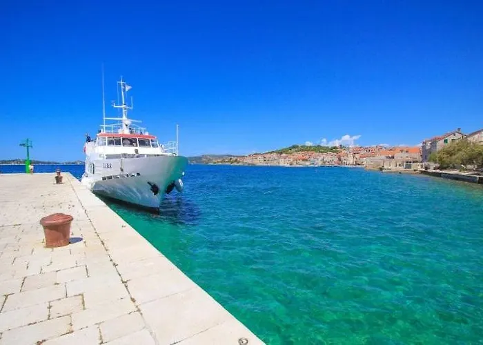 Little Beachouse Prvic Island בית נופש