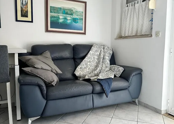 Little Beachouse Prvic Island פרוויץ' שפורינה