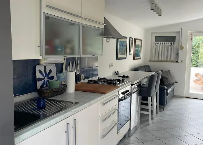 Little Beachouse Prvic Island *