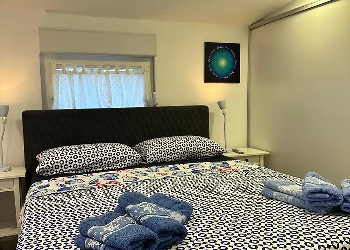 בית נופש Little Beachouse Prvic Island פרוויץ' שפורינה